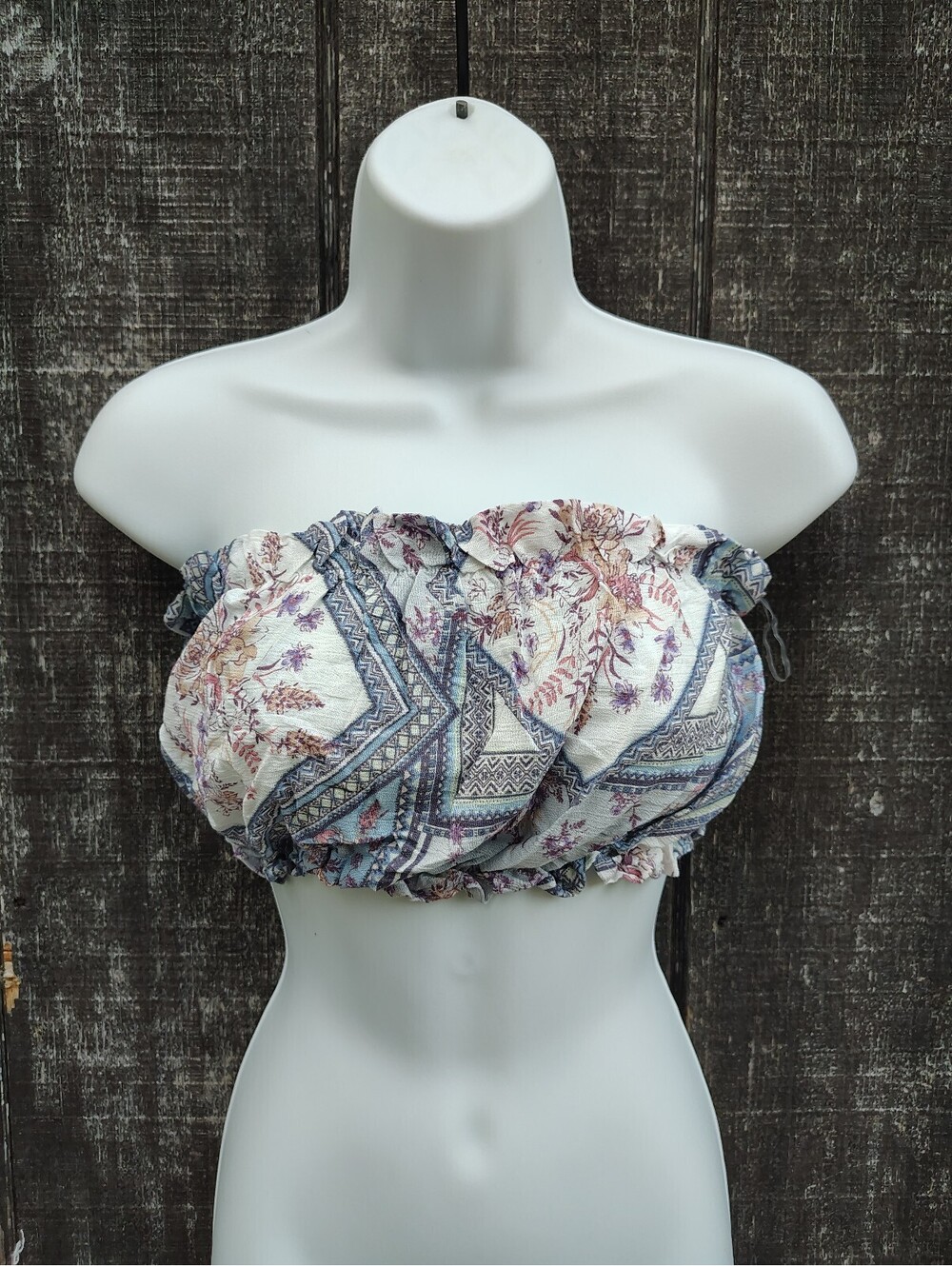 Amable Strapless Top